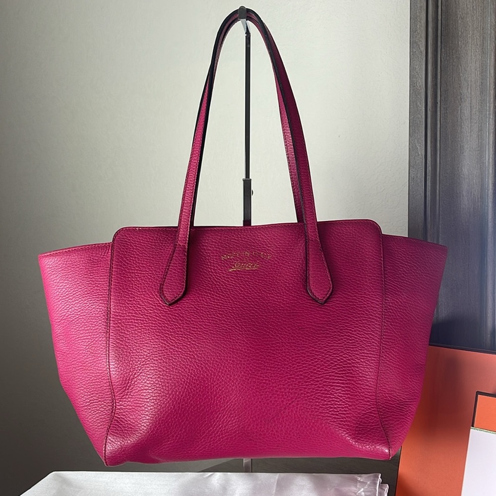 Gucci medium pink swing tote and key case